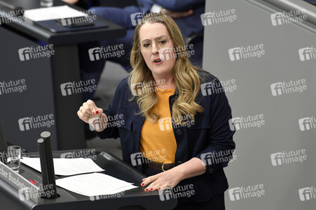 64. Sitzung des Deutschen Bundestages in Berlin