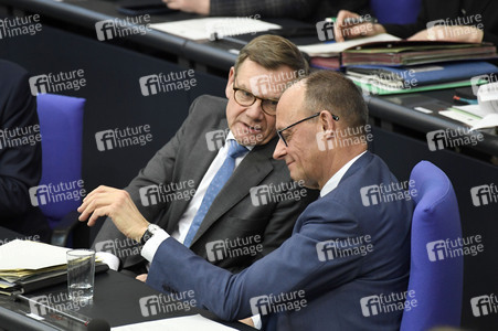 64. Sitzung des Deutschen Bundestages in Berlin