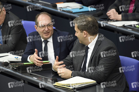 64. Sitzung des Deutschen Bundestages in Berlin