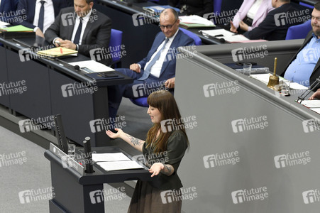 64. Sitzung des Deutschen Bundestages in Berlin