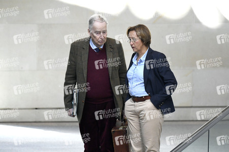 64. Sitzung des Deutschen Bundestages in Berlin