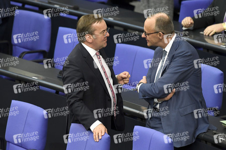 64. Sitzung des Deutschen Bundestages in Berlin