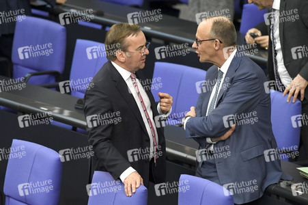 64. Sitzung des Deutschen Bundestages in Berlin