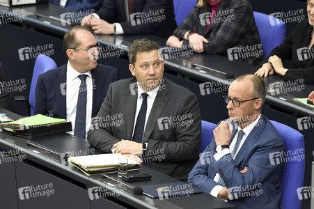 64. Sitzung des Deutschen Bundestages in Berlin