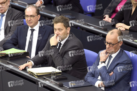 64. Sitzung des Deutschen Bundestages in Berlin