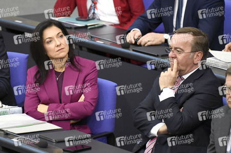 64. Sitzung des Deutschen Bundestages in Berlin