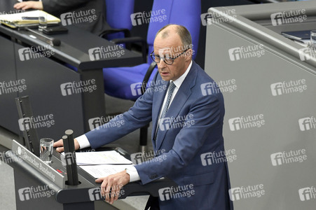 64. Sitzung des Deutschen Bundestages in Berlin