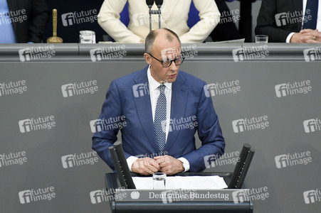 64. Sitzung des Deutschen Bundestages in Berlin