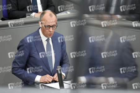 64. Sitzung des Deutschen Bundestages in Berlin