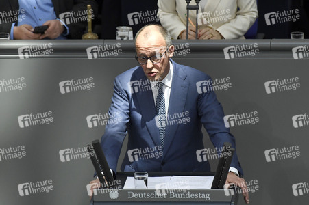 64. Sitzung des Deutschen Bundestages in Berlin