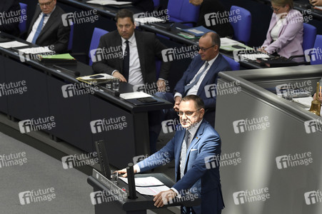 64. Sitzung des Deutschen Bundestages in Berlin