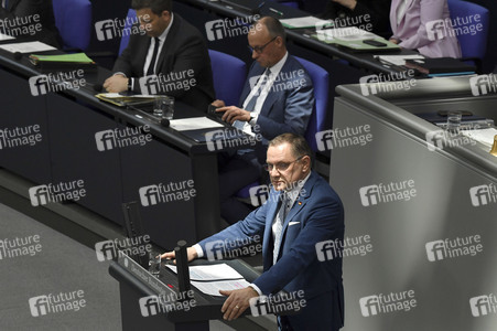 64. Sitzung des Deutschen Bundestages in Berlin