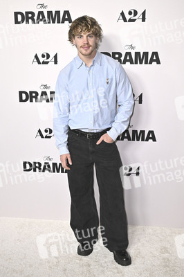 Filmpremiere 'Das Drama - Noch mal auf Anfang' in Los Angeles