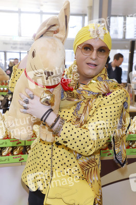 Charity Osterhasen Verkauf in Hamburg