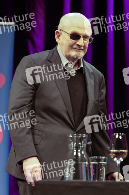 Ulrich Noethen und Salman Rushdie auf der lit.Cologne 2026
