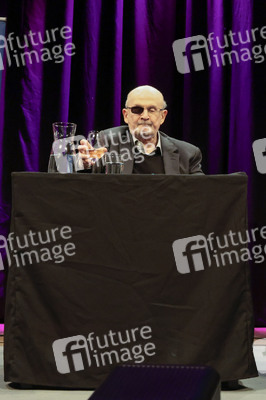 Ulrich Noethen und Salman Rushdie auf der lit.Cologne 2026