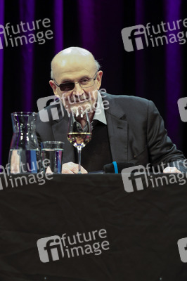 Ulrich Noethen und Salman Rushdie auf der lit.Cologne 2026