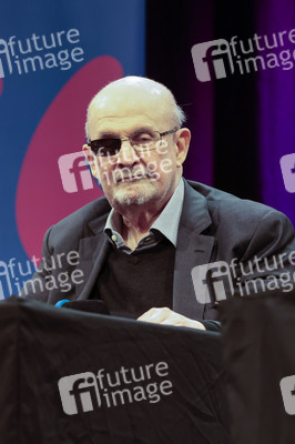 Ulrich Noethen und Salman Rushdie auf der lit.Cologne 2026