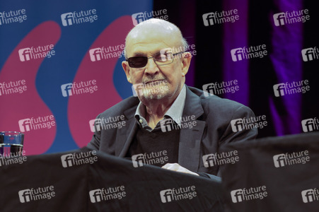 Ulrich Noethen und Salman Rushdie auf der lit.Cologne 2026