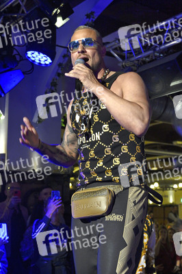 Dr. Sindsen Fashion Show 'Ikone' in Berlin