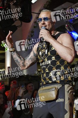 Dr. Sindsen Fashion Show 'Ikone' in Berlin