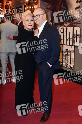 Musicalpremiere 'Wir sind am Leben - Das Berlin Musical' in Berlin