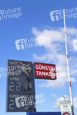 Symbolfoto Tanken