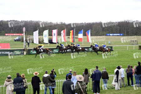 Große Saisoneröffnung 2026 auf der Rennbahn Hoppegarten in Berlin