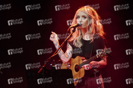 Konzert von Sarah Lesch in Langenthal