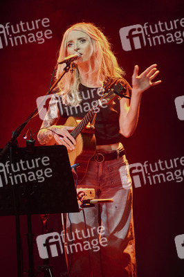 Konzert von Sarah Lesch in Langenthal