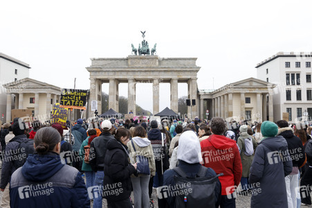 Kundgebung 'Es reicht! Sexualisierte Gewalt stoppen' in Berlin