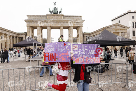 Kundgebung 'Es reicht! Sexualisierte Gewalt stoppen' in Berlin