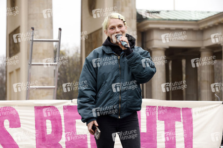 Kundgebung 'Es reicht! Sexualisierte Gewalt stoppen' in Berlin
