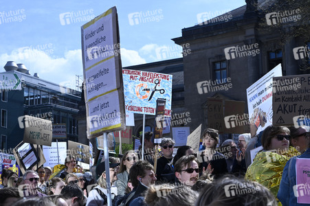 Großdemonstration von Psychotherapeuten gegen geplante Honorarkürzungen in Berlin