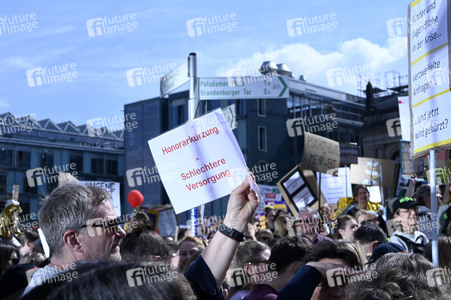 Großdemonstration von Psychotherapeuten gegen geplante Honorarkürzungen in Berlin