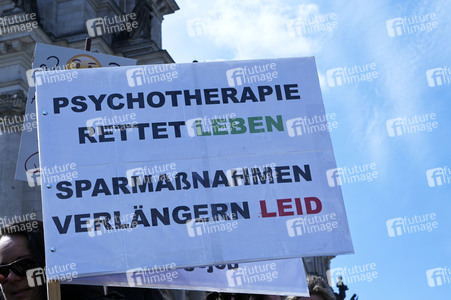 Großdemonstration von Psychotherapeuten gegen geplante Honorarkürzungen in Berlin