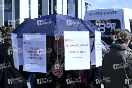 Großdemonstration von Psychotherapeuten gegen geplante Honorarkürzungen in Berlin