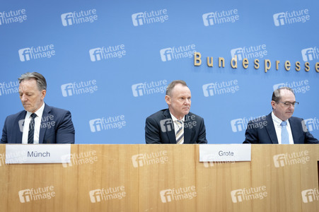 Bundespressekonferenz 'Vorstellung der Polizeilichen Kriminalstatistik 2025' in Berlin