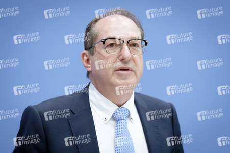 Bundespressekonferenz 'Vorstellung der Polizeilichen Kriminalstatistik 2025' in Berlin