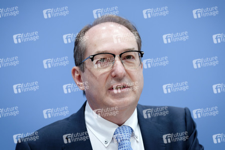 Bundespressekonferenz 'Vorstellung der Polizeilichen Kriminalstatistik 2025' in Berlin