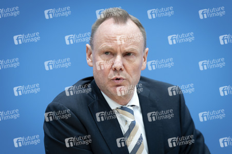 Bundespressekonferenz 'Vorstellung der Polizeilichen Kriminalstatistik 2025' in Berlin