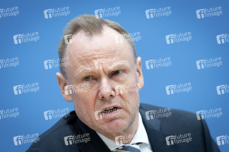 Bundespressekonferenz 'Vorstellung der Polizeilichen Kriminalstatistik 2025' in Berlin