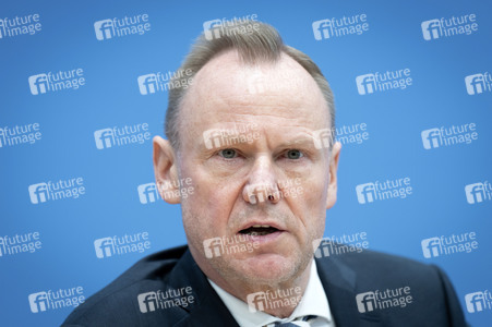 Bundespressekonferenz 'Vorstellung der Polizeilichen Kriminalstatistik 2025' in Berlin