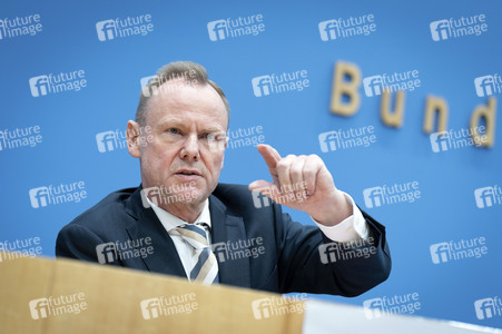 Bundespressekonferenz 'Vorstellung der Polizeilichen Kriminalstatistik 2025' in Berlin