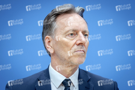 Bundespressekonferenz 'Vorstellung der Polizeilichen Kriminalstatistik 2025' in Berlin