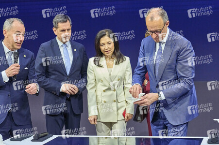 Eröffnungsrundgang auf der Hannover Messe 2026