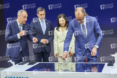 Eröffnungsrundgang auf der Hannover Messe 2026
