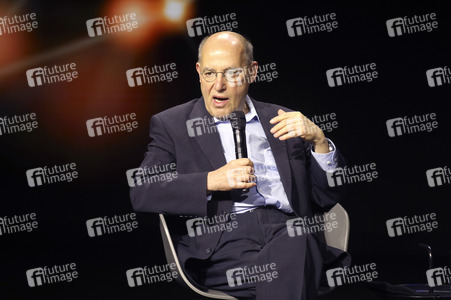 Podcast mit Gregor Gysi und Karl-Theodor zu Guttenberg auf der Hannnover Messe 2026