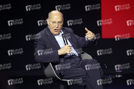 Podcast mit Gregor Gysi und Karl-Theodor zu Guttenberg auf der Hannnover Messe 2026