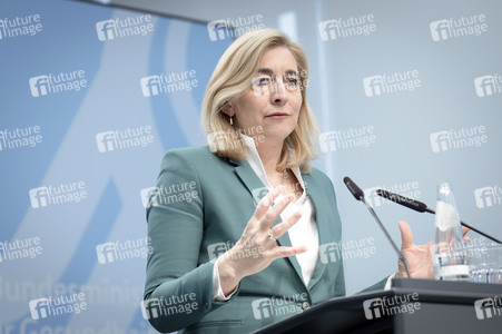 Pressekonferenz mit Nina Warken in Berlin
